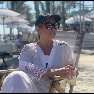 Meet your Posher, Elvira